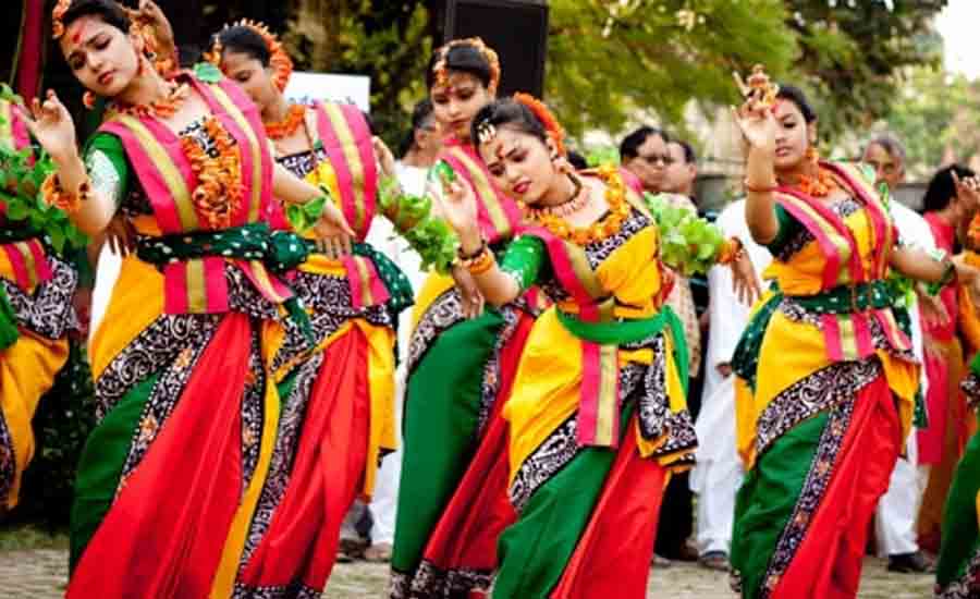 holi in shantiniketan