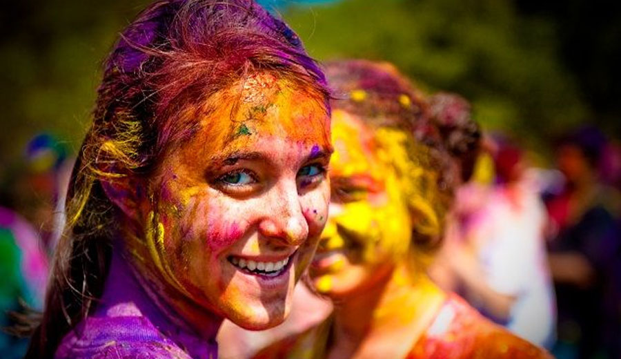 Holi in Kolkata — Hugely Colourful and Enthusiastic Celebrations