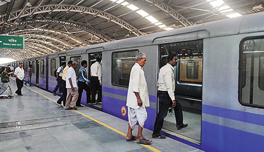 sealdah metro train