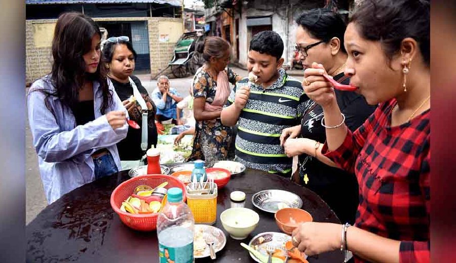 The Unique Gastronomic Culture of Kolkata – Where Every Bite Tells a Story